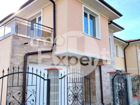 НОВА КЪЩА С ГАРАЖ на метри от морето. АКТ 16 - 0