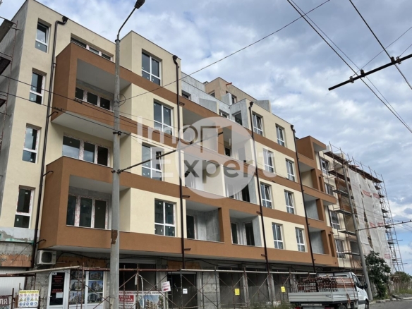 Тристаен апартамент с бонус просторна тераса!!! - 0