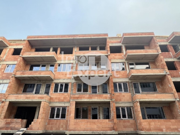 Тристаен апартамент в сграда след АКТ-14 - 0