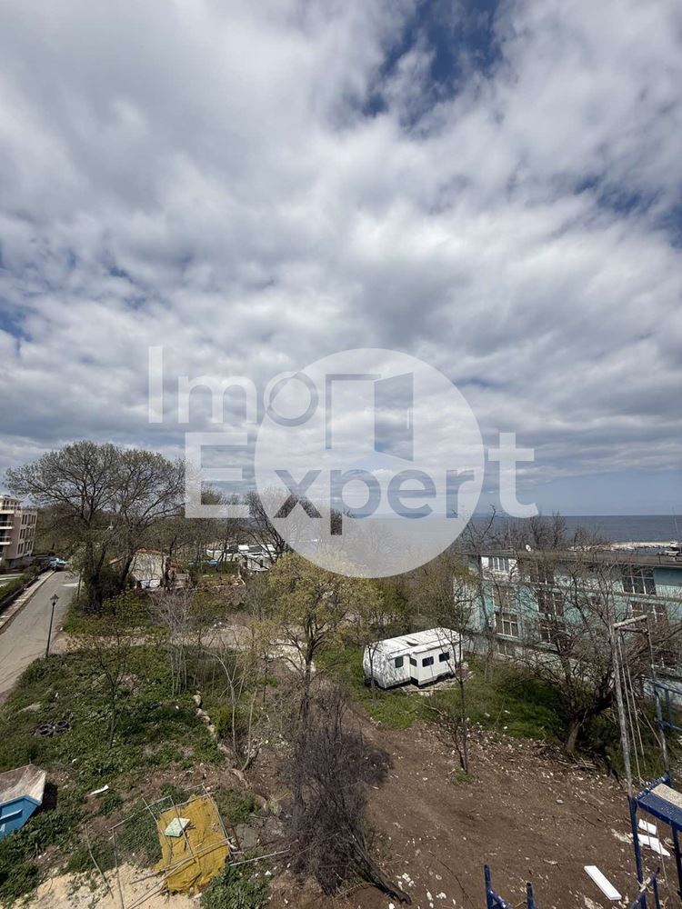 Двустаен апартамент на крачка от морето!!! - 0