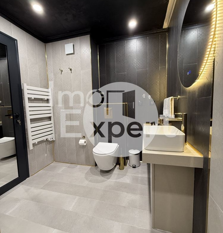 Луксозен двустаен апартамент под наем жк.Лазур с паркомясто на метри от морето и морската градина!!! - 0