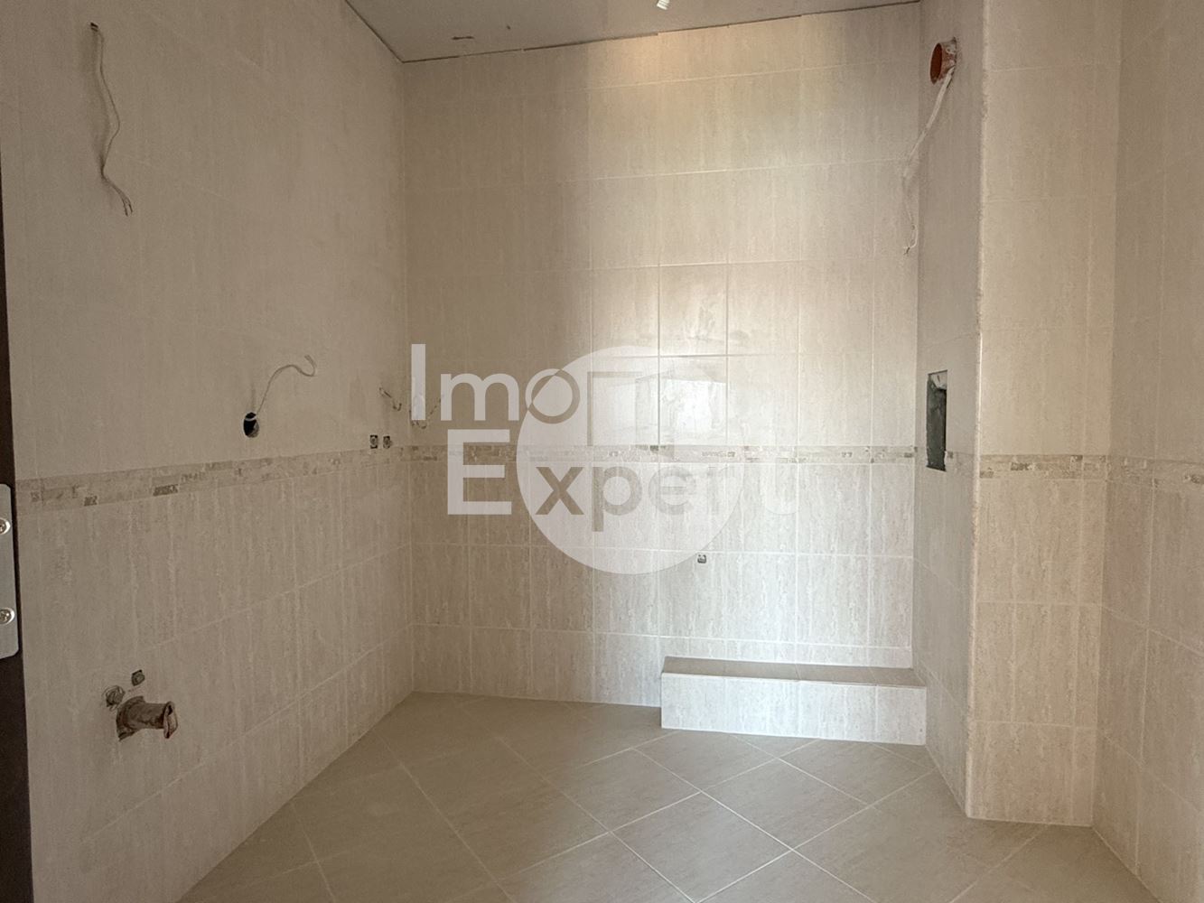 Тристаен до ключ Ахелой комплекс Фамагуста акт16 с асансьор !!! - 0