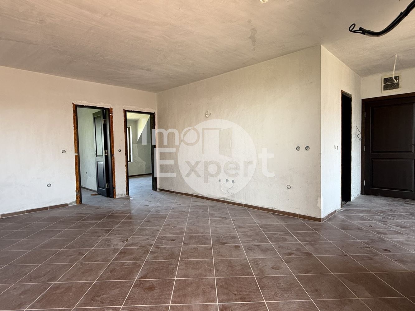 Тристаен до ключ Ахелой комплекс Фамагуста акт16 с асансьор !!! - 0