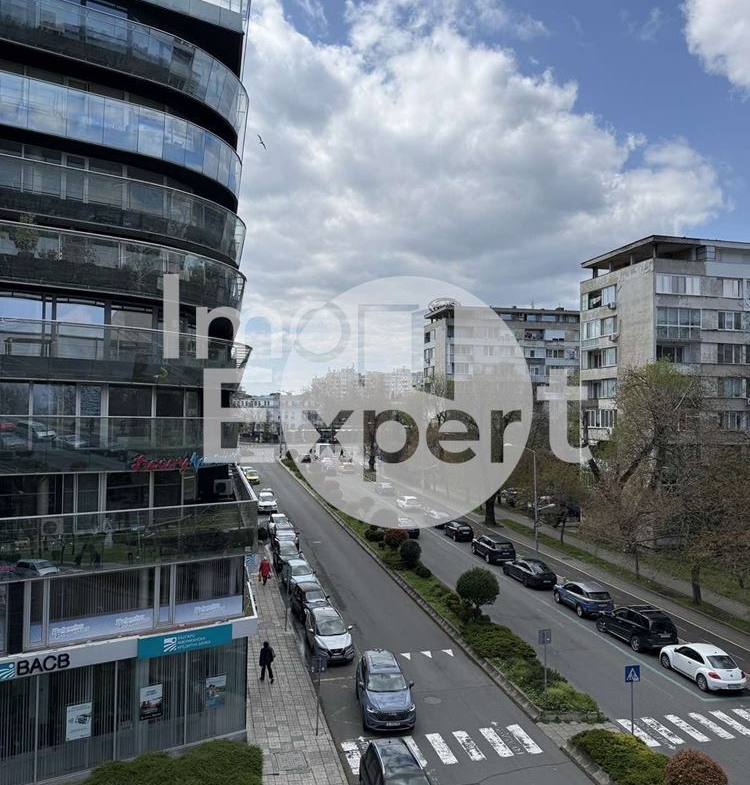 Луксозен двустаен апартамент под наем жк.Лазур с паркомясто на метри от морето и морската градина!!! - 0