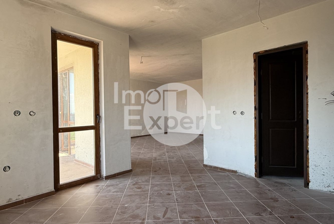 Тристаен до ключ Ахелой комплекс Фамагуста акт16 с асансьор !!! - 0