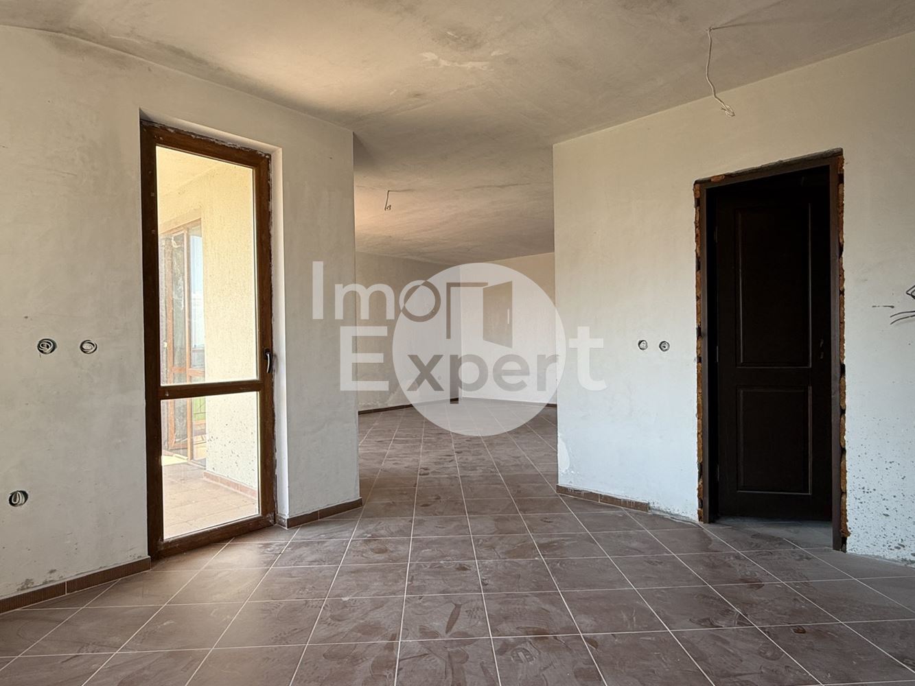 Тристаен до ключ Ахелой комплекс Фамагуста акт16 с асансьор !!! - 0