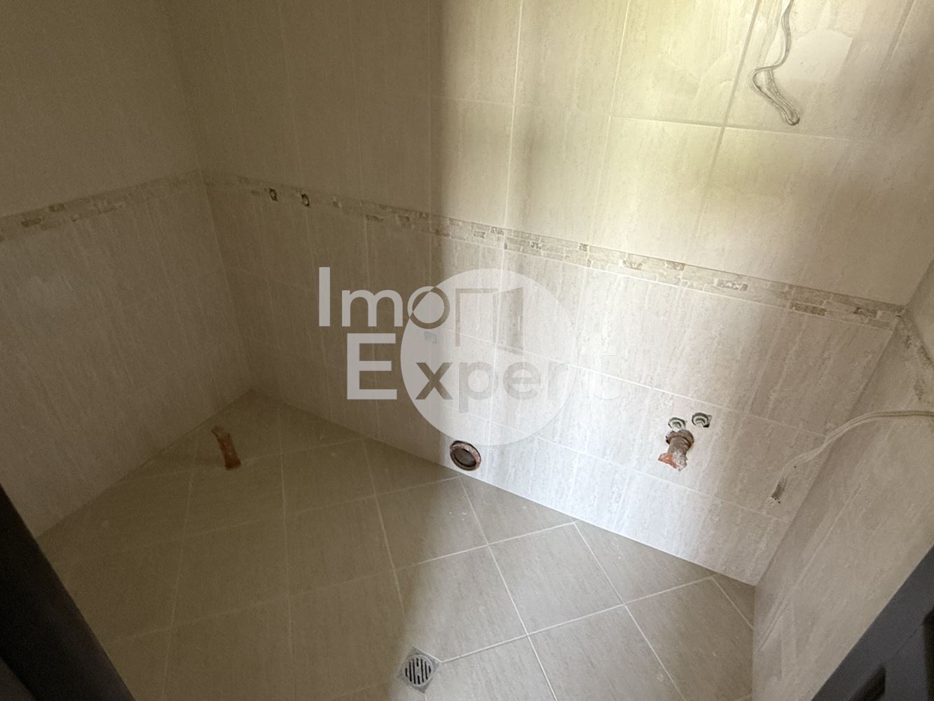 Тристаен до ключ Ахелой комплекс Фамагуста акт16 с асансьор !!! - 0