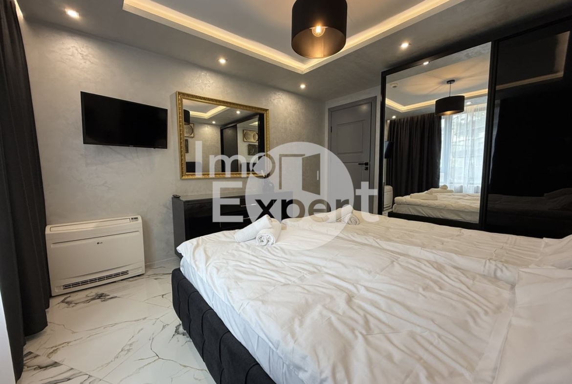 Луксозен двустаен апартамент под наем жк.Лазур с паркомясто на метри от морето и морската градина!!! - 0