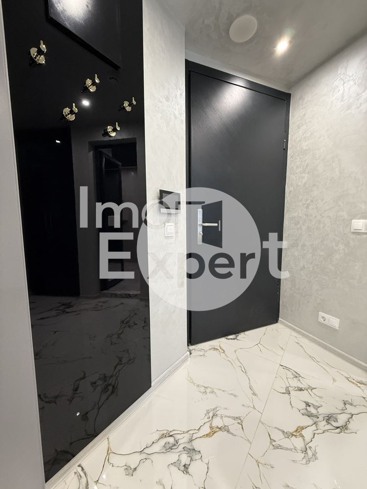 Луксозен двустаен апартамент под наем жк.Лазур с паркомясто на метри от морето и морската градина!!! - 0