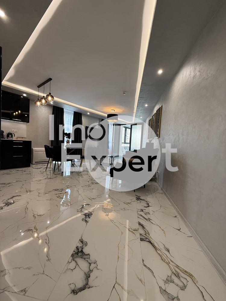 Луксозен двустаен апартамент под наем жк.Лазур с паркомясто на метри от морето и морската градина!!! - 0