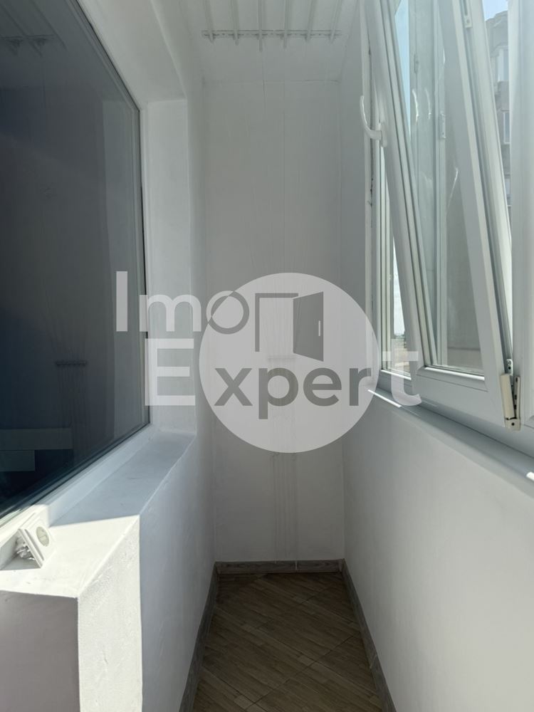 Преустроен обзаведен апартамент с две спални кв.Хале!!! - 0