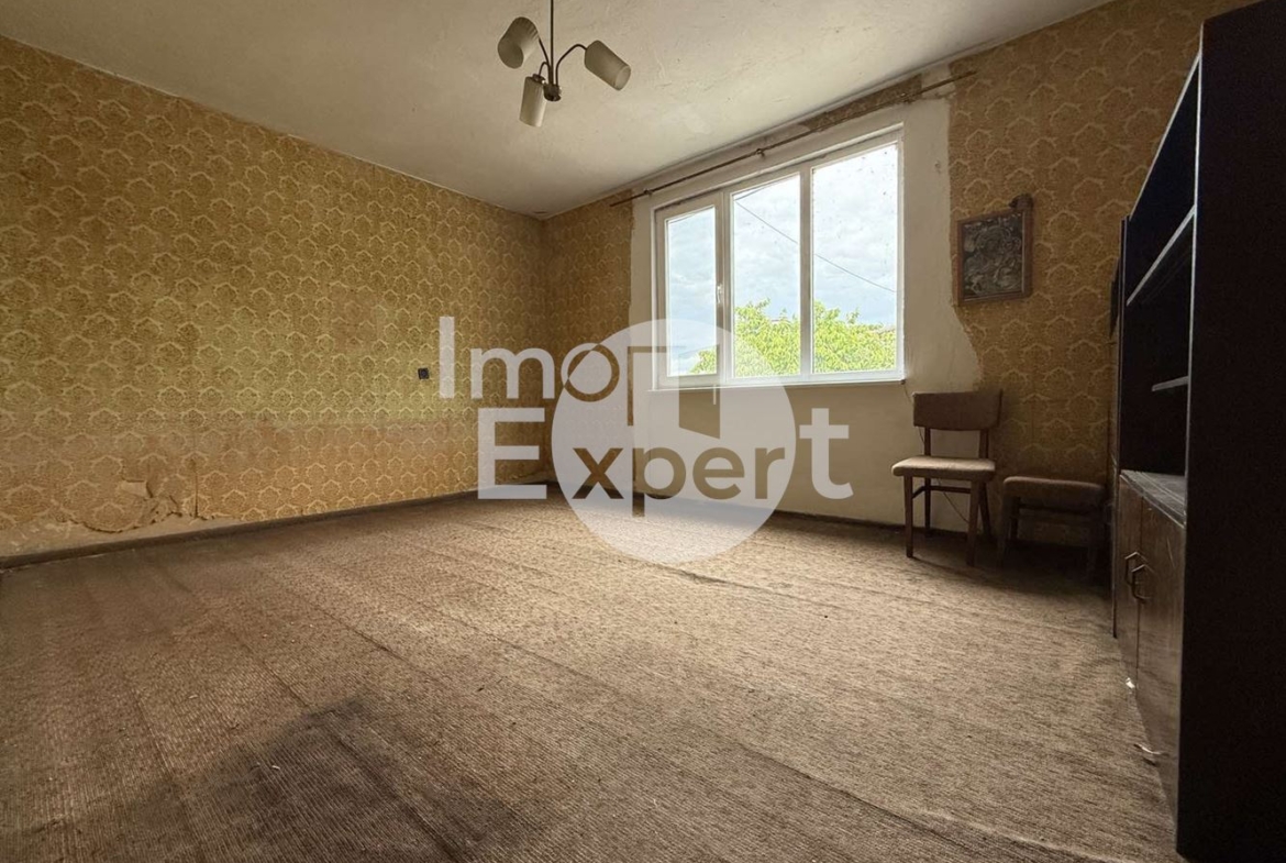 Етаж от къща със самостоялен вход и двор Долно Езерово!!! - 0