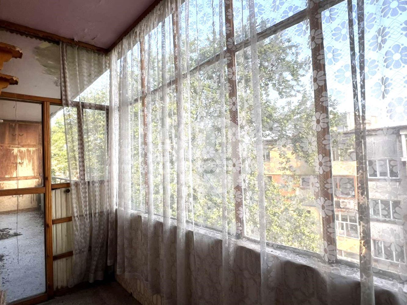 Апартамент с три отделни стаи и гледка към р. Тунджа!!! - 0