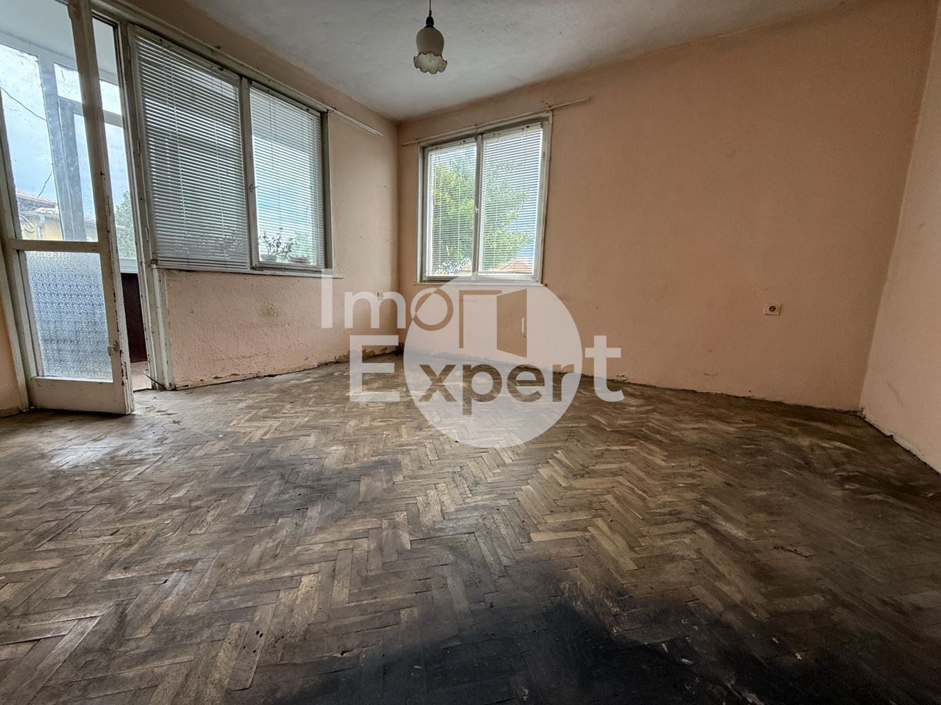 Етаж от къща със самостоялен вход и двор Долно Езерово!!! - 0