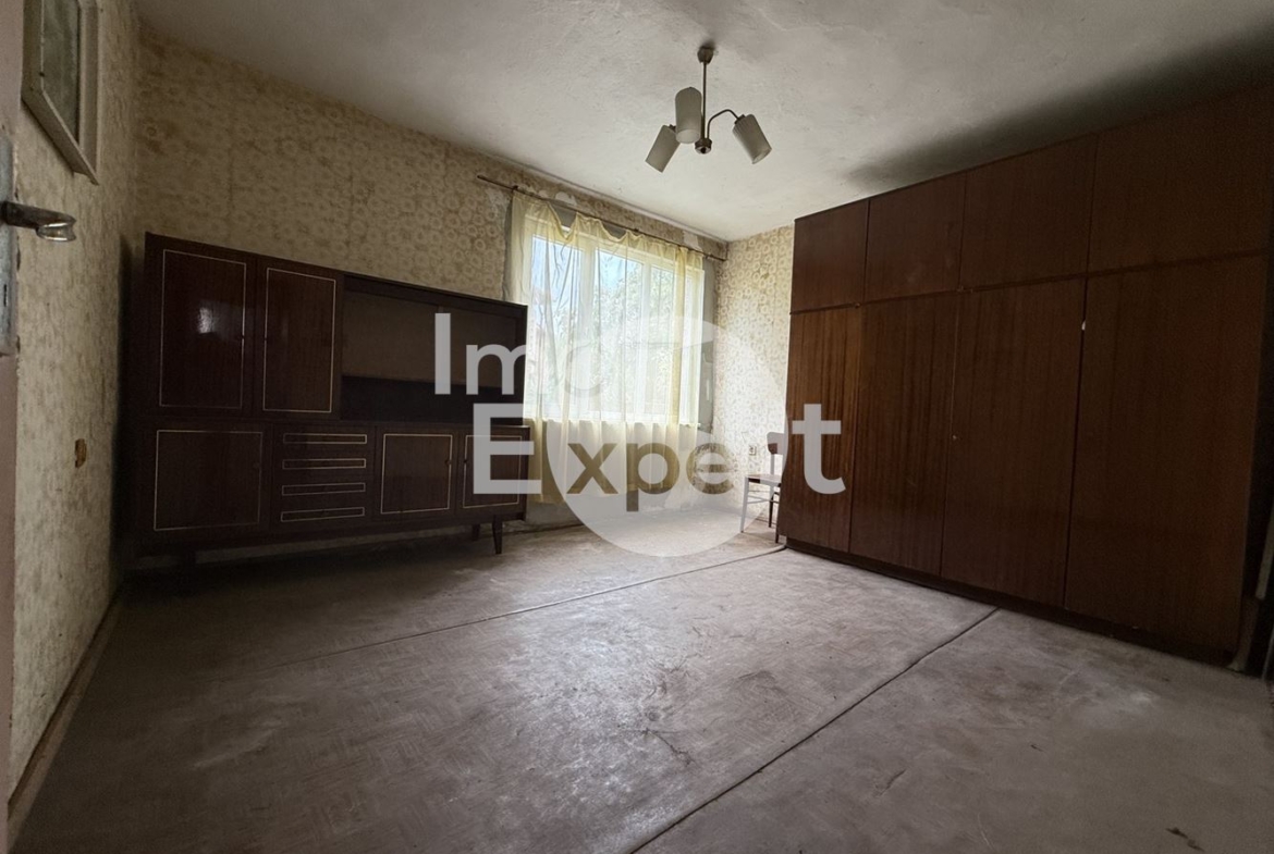 Етаж от къща със самостоялен вход и двор Долно Езерово!!! - 0