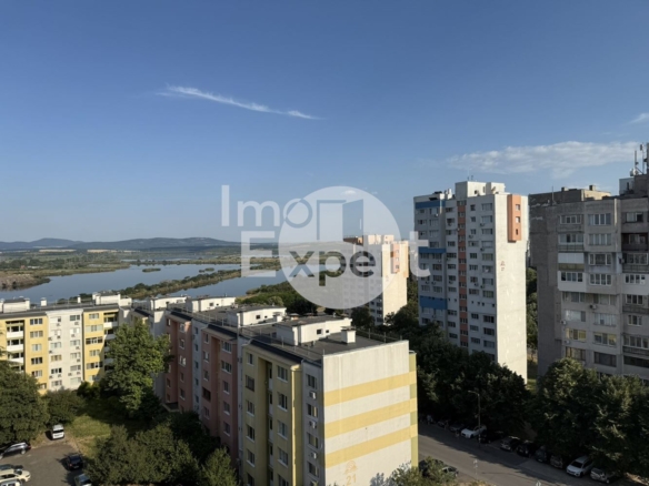 Апартамент с три отделни стаи в ж.к. Меден Рудник - 0