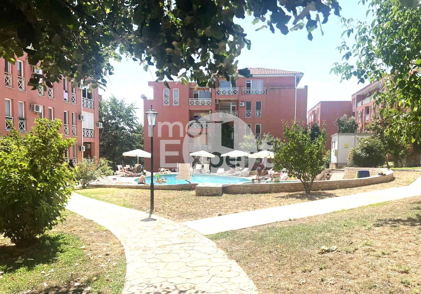 Продава се тристаен апартамент в комплекс Съни Дей 6, близо до Слънчев бряг! - 0