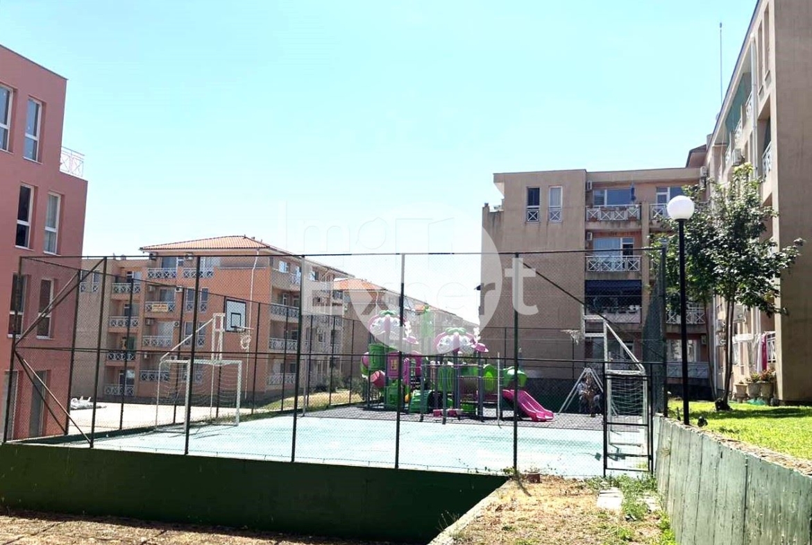 Продава се тристаен апартамент в комплекс Съни Дей 6, близо до Слънчев бряг! - 0