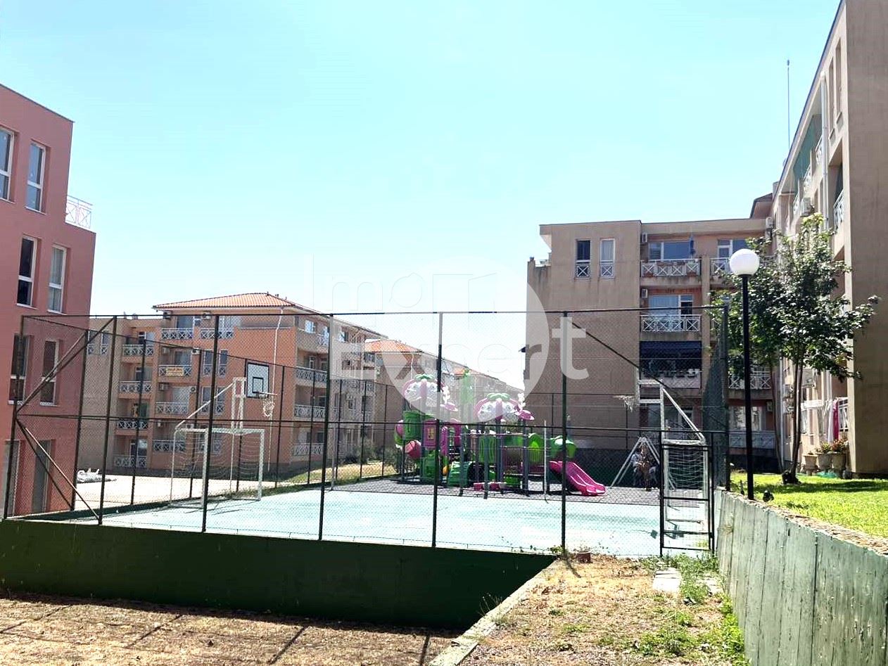 Продава се тристаен апартамент в комплекс Съни Дей 6, близо до Слънчев бряг! - 0