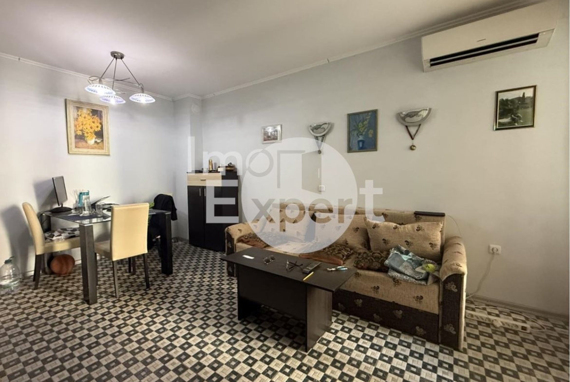 Двустаен апартамент на метри от Морската градина - 0