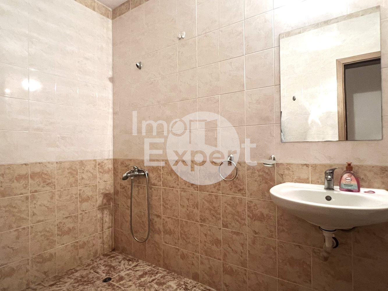 Продава се тристаен апартамент в комплекс Съни Дей 6, близо до Слънчев бряг! - 0