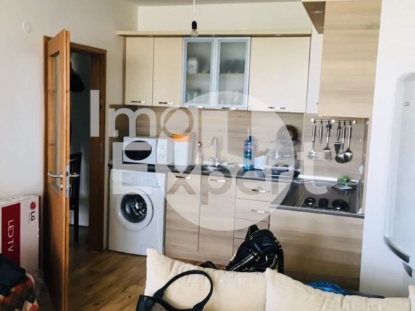 Двустаен апартамент под наем на отлична локация в жк. Меден Рудник-зона А - 0