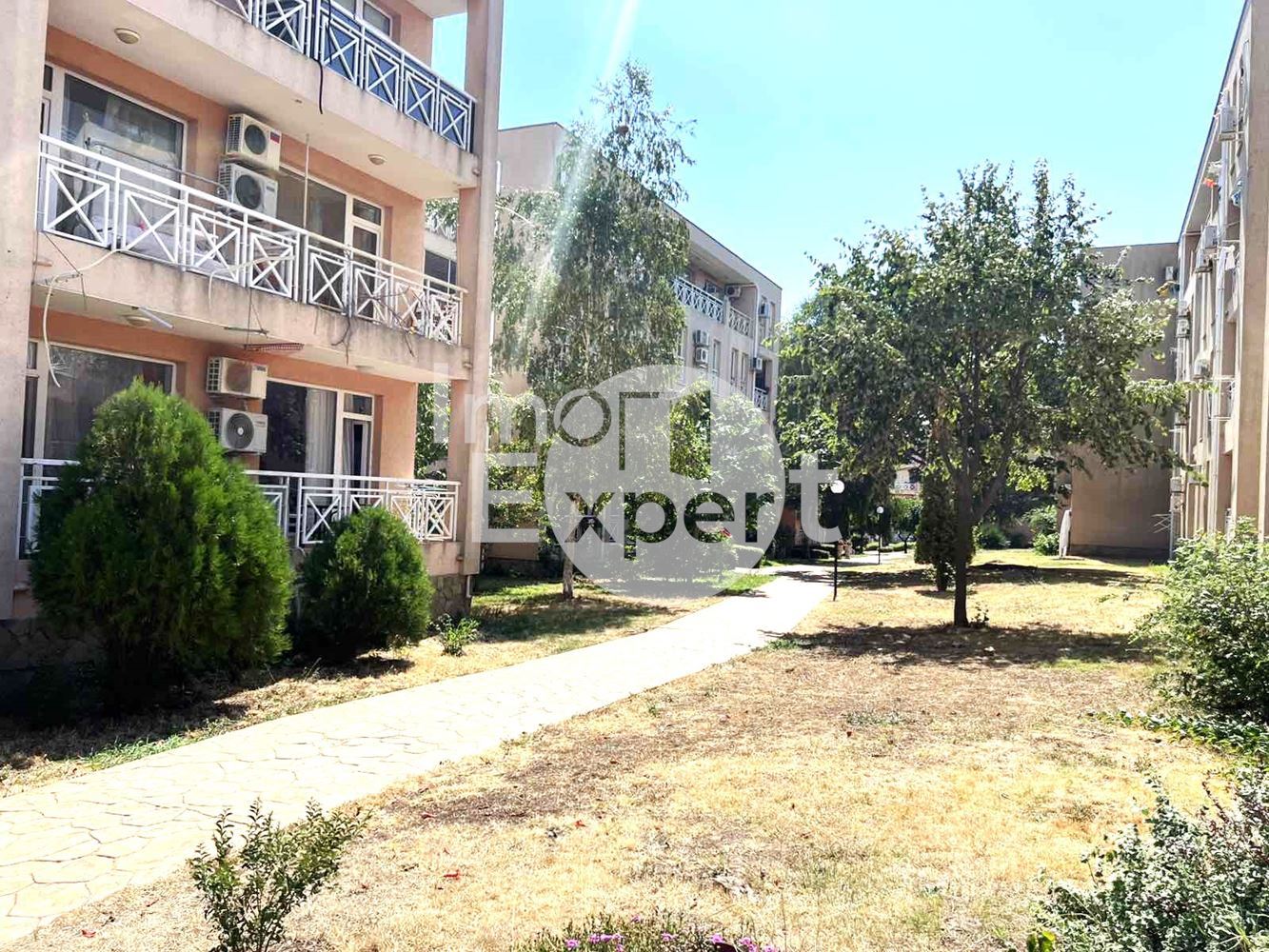 Продава се тристаен апартамент в комплекс Съни Дей 6, близо до Слънчев бряг! - 0