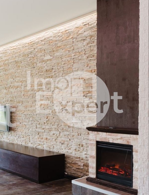 Обзаведен четиристаен апартамент на метри от морето гледка море и с акт16 и асансьор !!! - 0