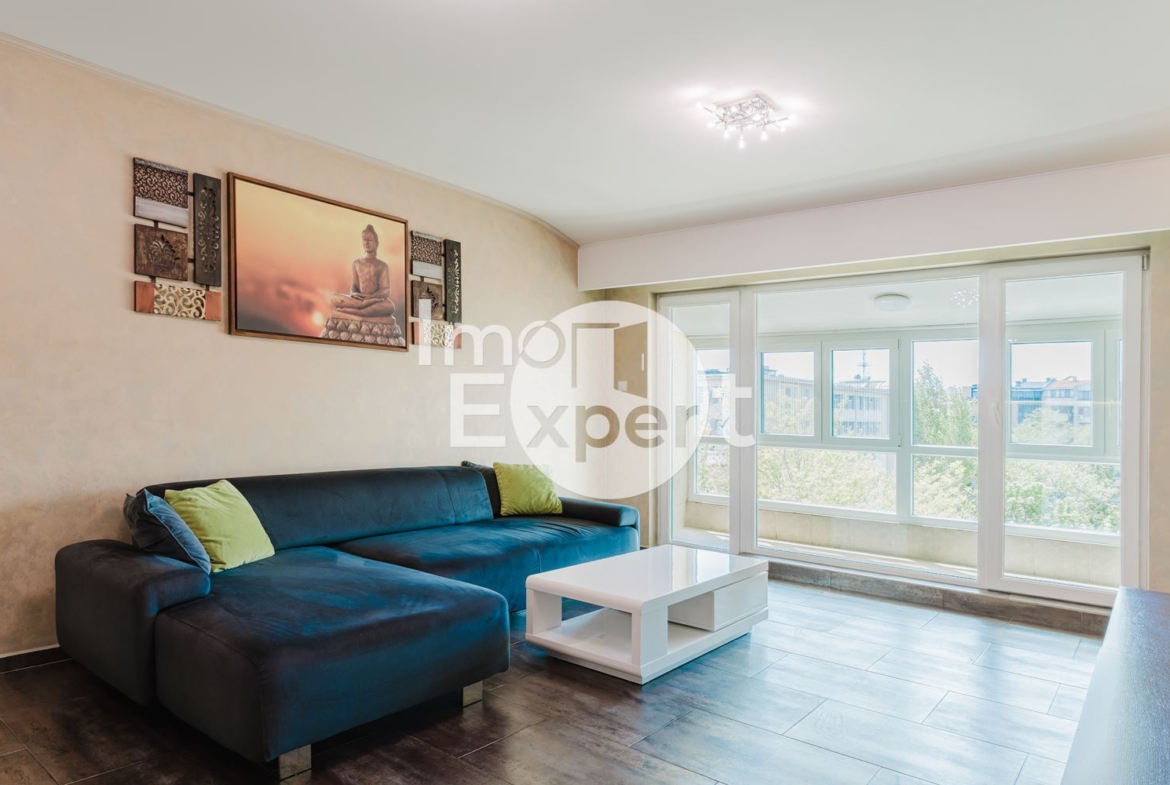 Обзаведен четиристаен апартамент на метри от морето гледка море и с акт16 и асансьор !!! - 0