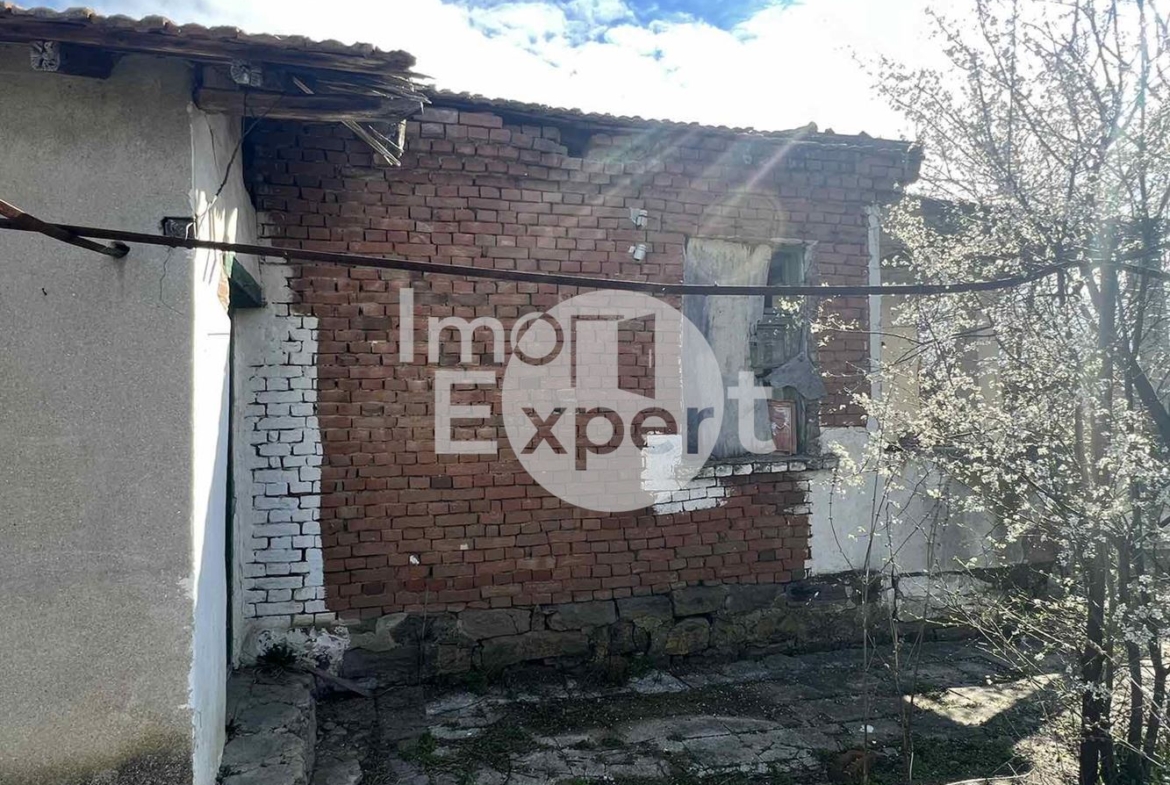 Дворно място със Стара къща на 22км от Бургас!!! - 0