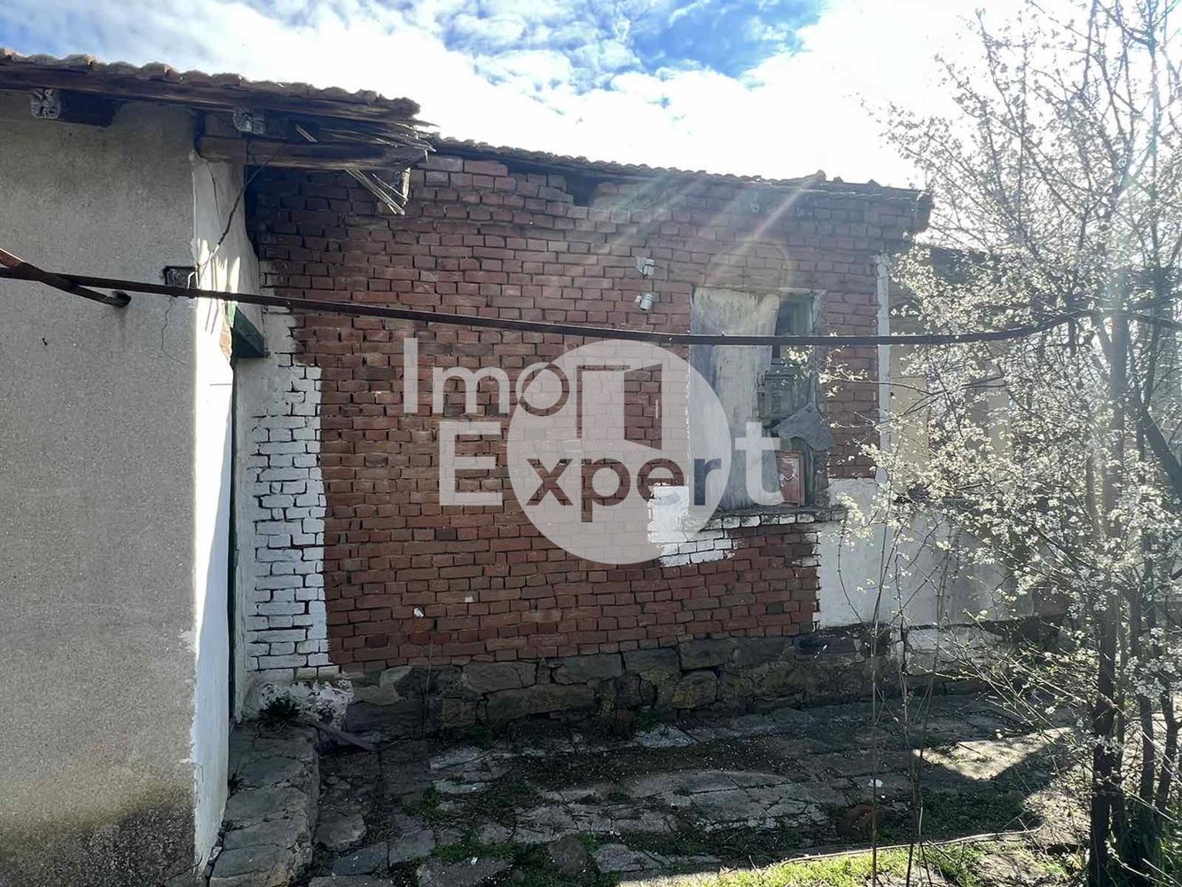 Дворно място със Стара къща на 22км от Бургас!!! - 0