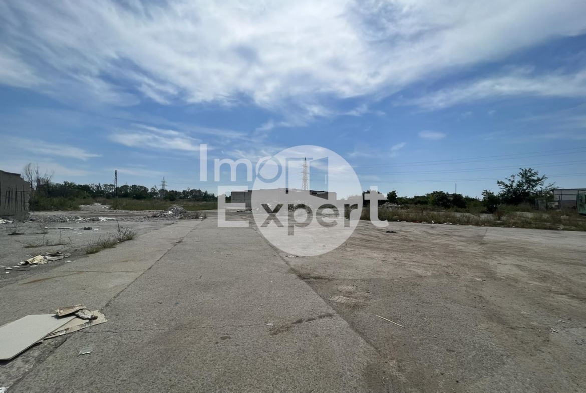 ИМОТ в промишлена зона ЮГ до новоизграждащия се път!!! - 0