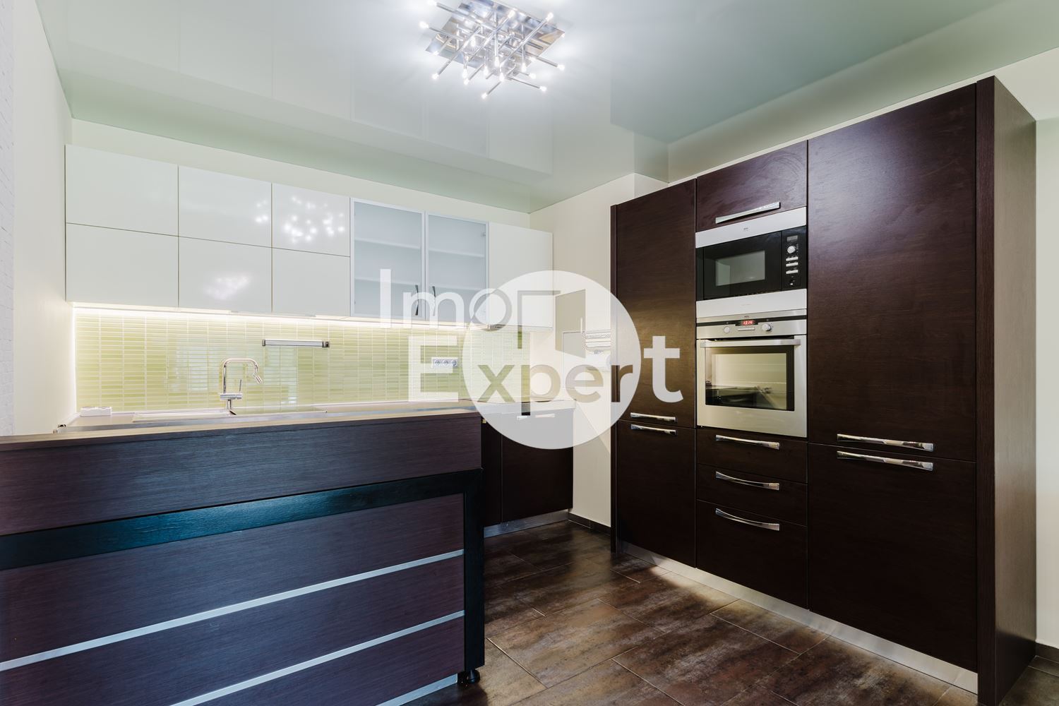 Обзаведен четиристаен апартамент на метри от морето гледка море и с акт16 и асансьор !!! - 0