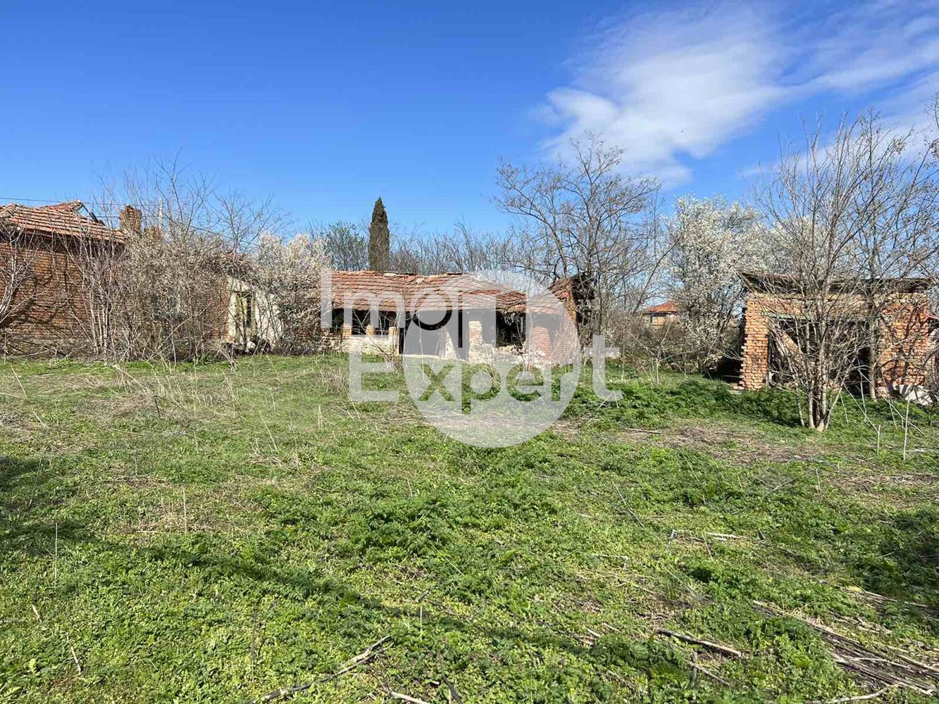 Дворно място със Стара къща на 22км от Бургас!!! - 0