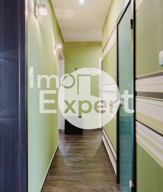 Обзаведен четиристаен апартамент на метри от морето гледка море и с акт16 и асансьор !!! - 0