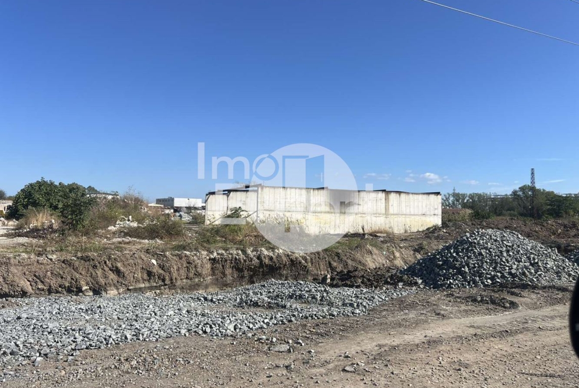 ИМОТ в промишлена зона ЮГ до новоизграждащия се път!!! - 0
