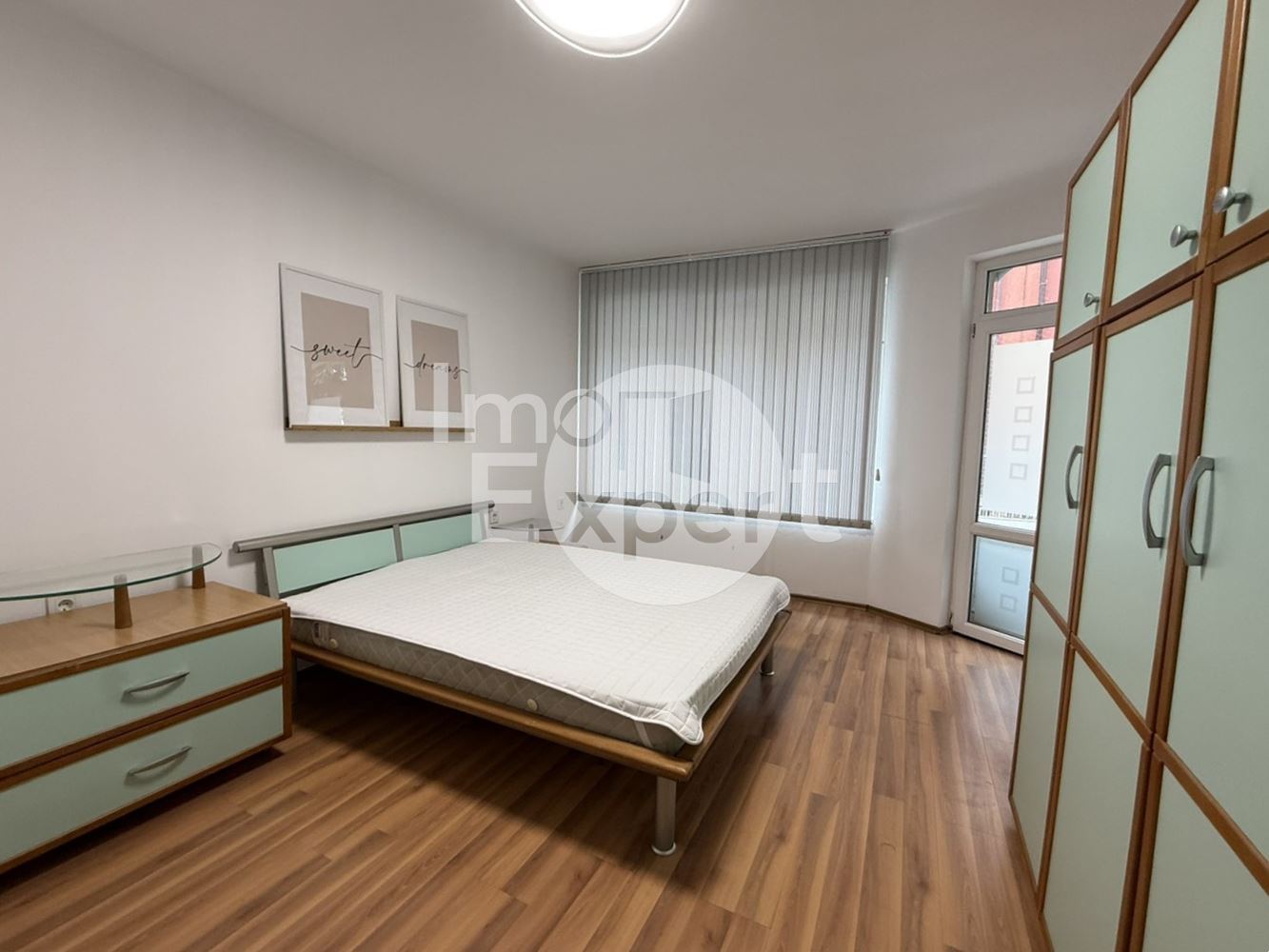 Обзаведен тристаен апартамент в Центъра на Бургас - 0