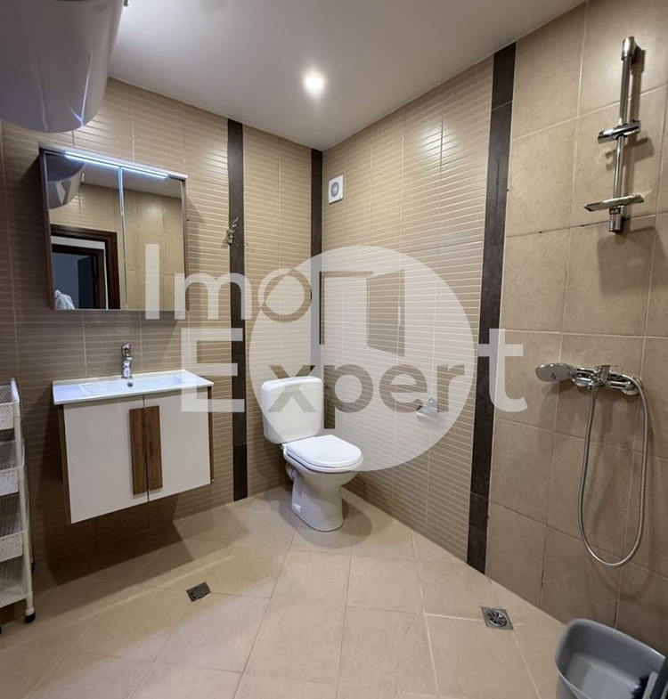 Обзаведен тристаен апартамент в Центъра на Бургас - 0