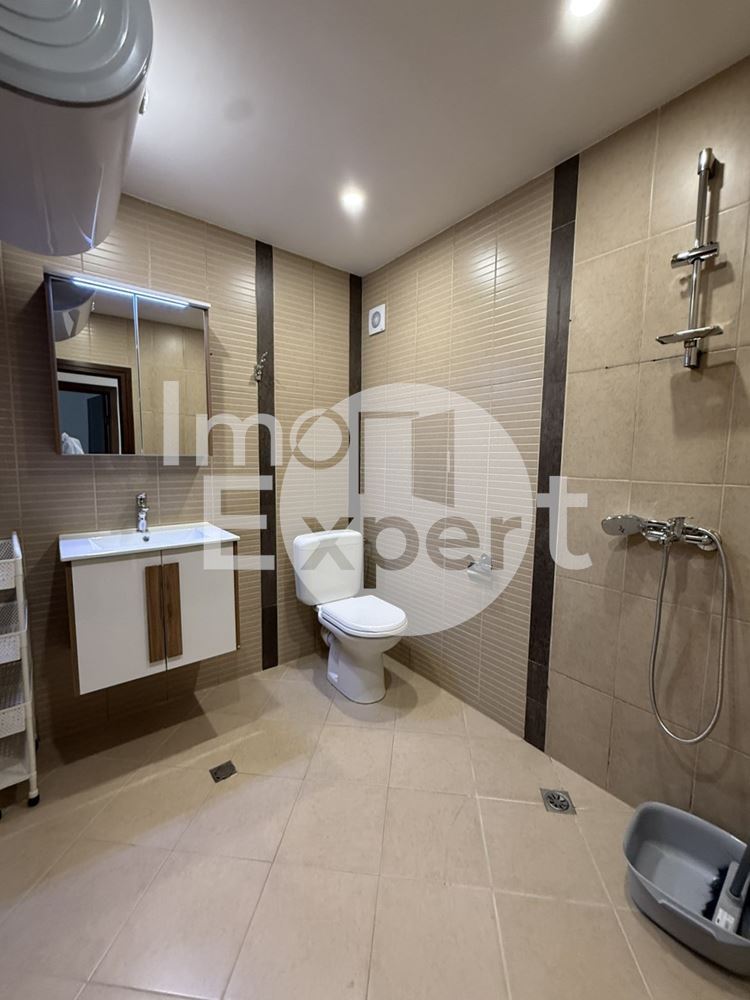 Обзаведен тристаен апартамент в Центъра на Бургас - 0