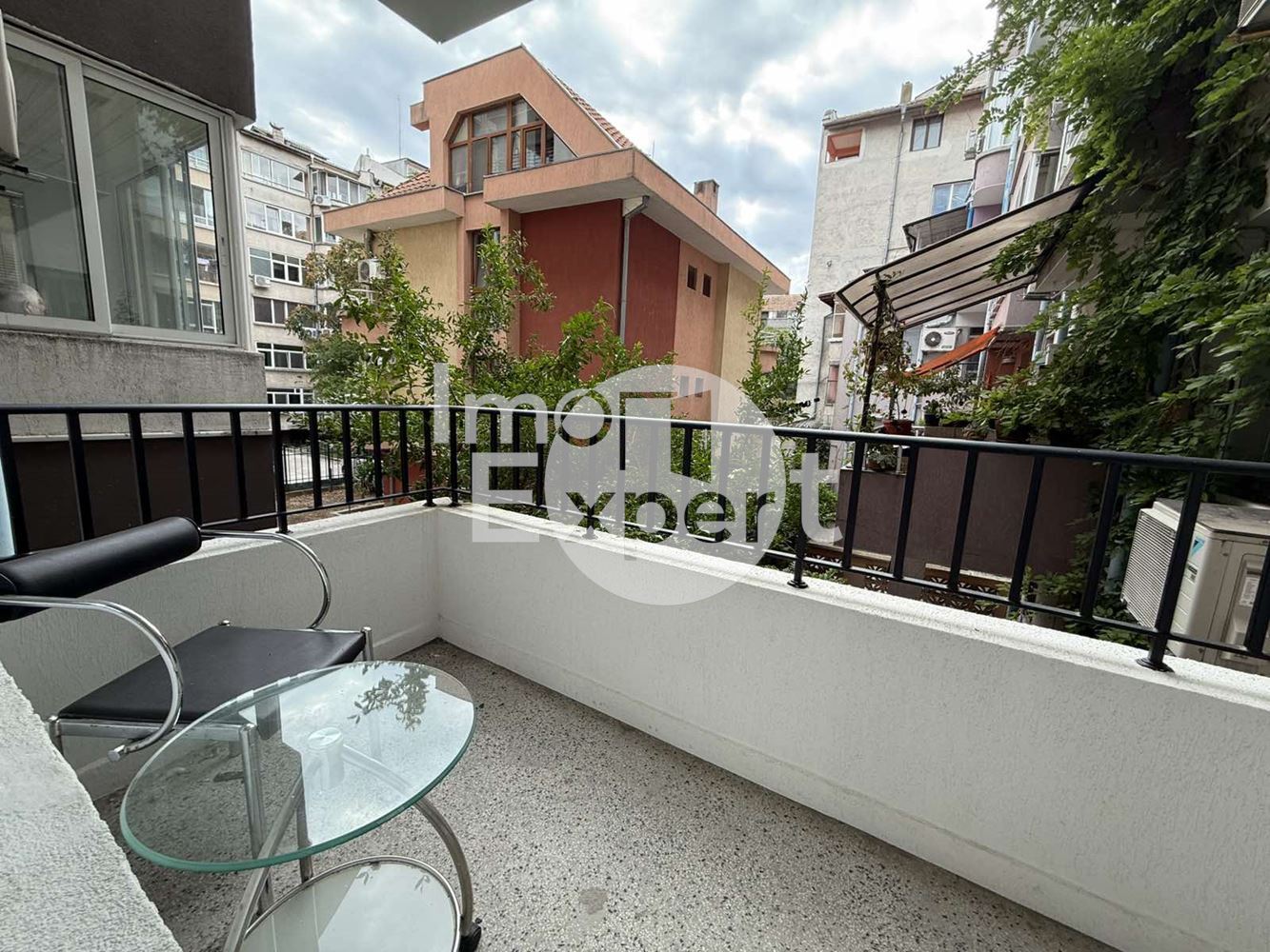 Обзаведен тристаен апартамент в Центъра на Бургас - 0