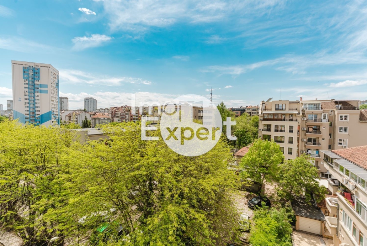 Обзаведен четиристаен апартамент на метри от морето гледка море и с акт16 и асансьор !!! - 0