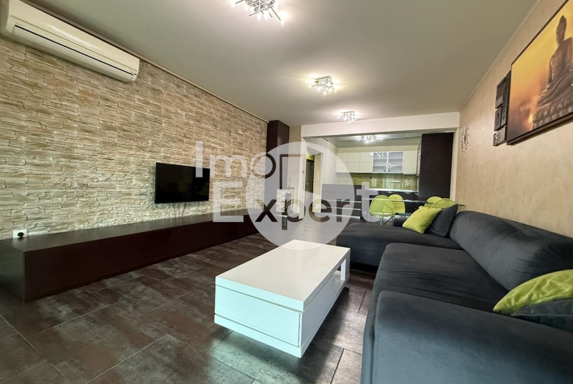 Обзаведен четиристаен апартамент на метри от морето гледка море и с акт16 и асансьор !!! - 0