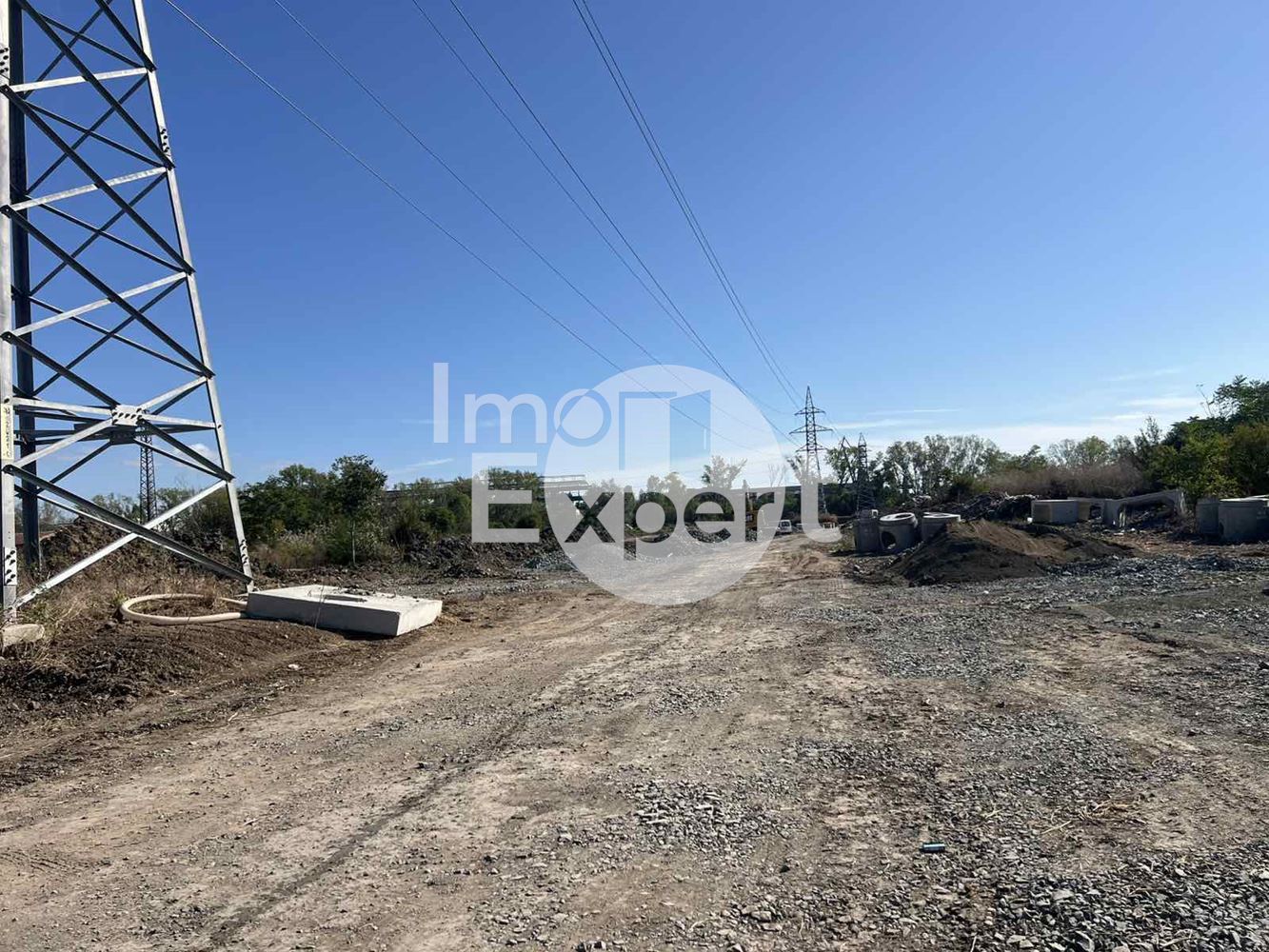 ИМОТ в промишлена зона ЮГ до новоизграждащия се път!!!-0 ИМОТ в промишлена зона ЮГ до новоизграждащия се път!!! - 0