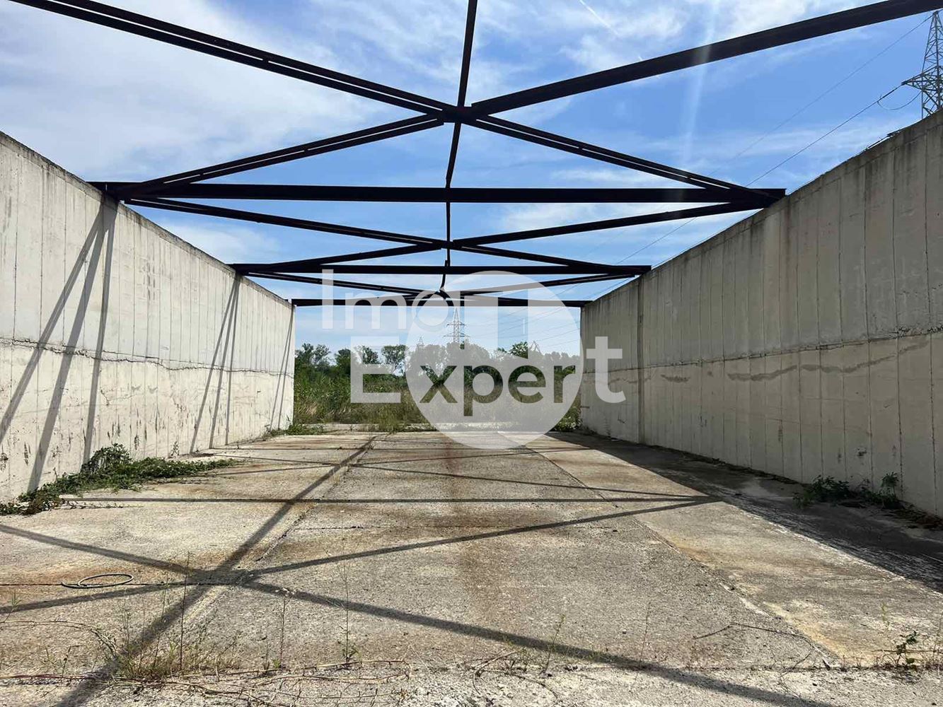 ИМОТ в промишлена зона ЮГ до новоизграждащия се път!!!-0 ИМОТ в промишлена зона ЮГ до новоизграждащия се път!!! - 0