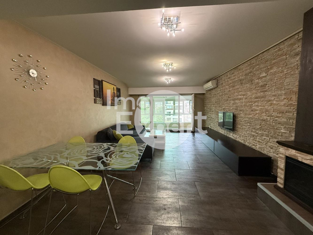 Обзаведен четиристаен апартамент на метри от морето гледка море и с акт16 и асансьор !!! - 0