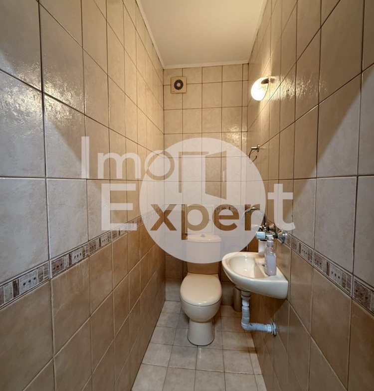 Обзаведен тристаен апартамент в Центъра на Бургас - 0