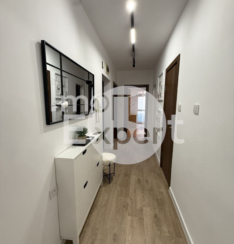 Обзаведен тристаен апартамент в Центъра на Бургас - 0