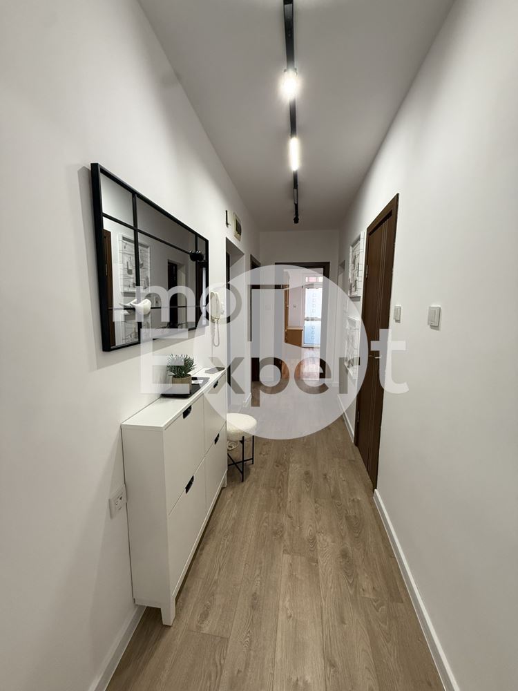 Обзаведен тристаен апартамент в Центъра на Бургас - 0