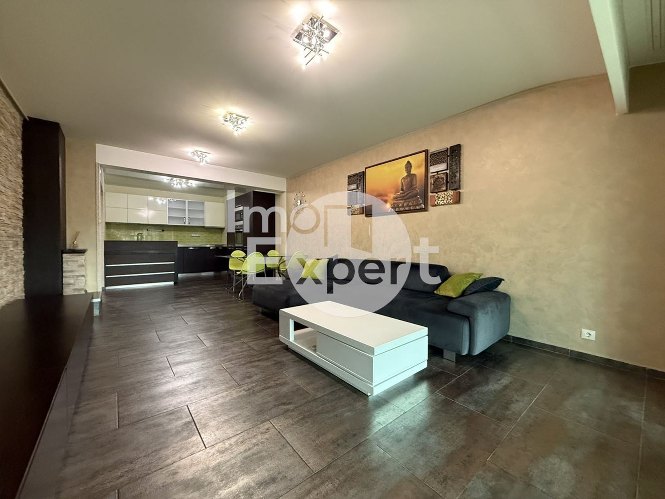 Обзаведен четиристаен апартамент на метри от морето гледка море и с акт16 и асансьор !!! - 0