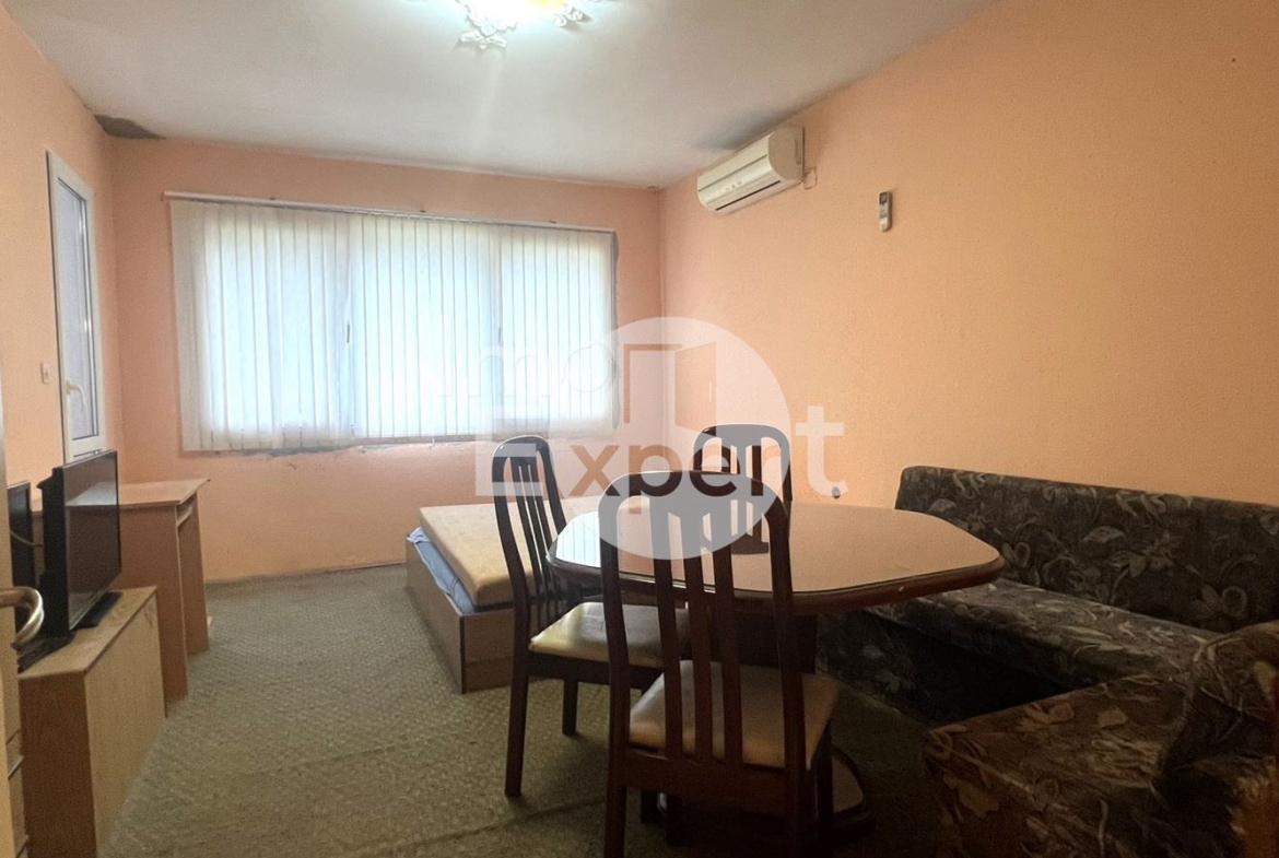 Гарсониера в саниран блок до Училище и детска градина!!! - 0